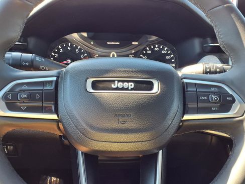 Used 2024 Jeep Compass Latitude AWD/4WD image 11