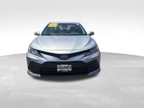 Used 2023 Toyota Camry XLE w/ Cold Weather Package FWD image 4