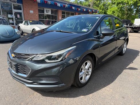 Used 2017 Chevrolet Cruze LT w/ Convenience Package FWD image 1