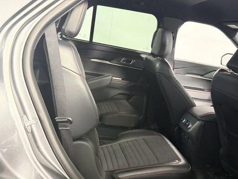 Used 2025 Ford Explorer ST-Line image 31