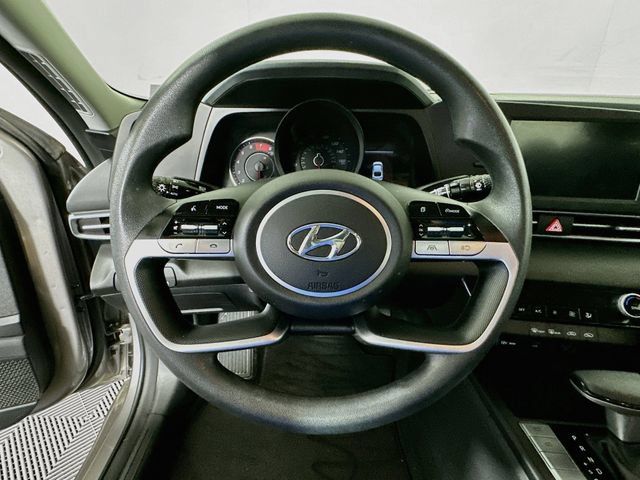 Used 2023 Hyundai Elantra SEL FWD image 13