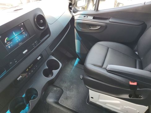 Used 2023 Mercedes-Benz Sprinter 144 Cargo image 22
