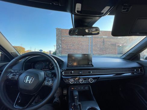 Used 2025 Honda Civic Sport image 32