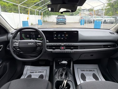 Used 2025 Kia K4 FWD image 27