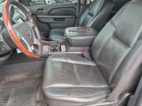 Used 2010 Cadillac Escalade Luxury AWD/4WD image 15