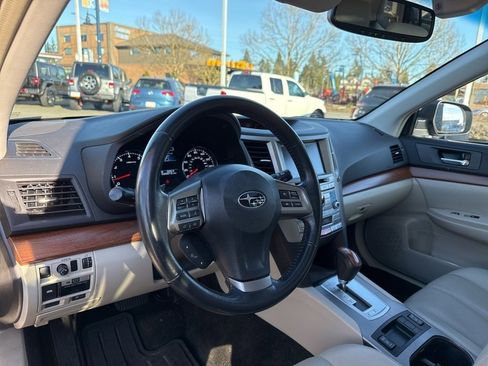 Used 2014 Subaru Outback 3.6R Limited image 7