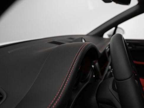 New 2026 Porsche Macan image 29