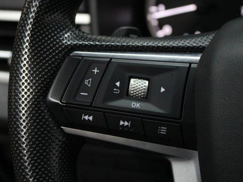 Used 2024 Mitsubishi Outlander ES image 10