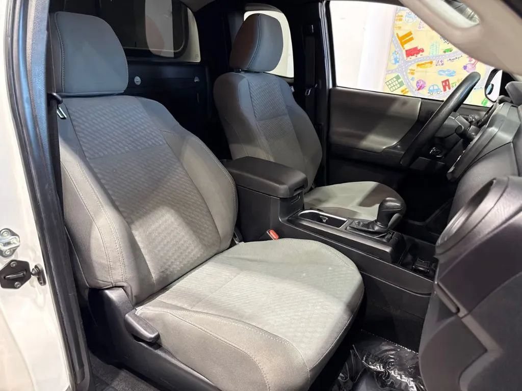 Used 2022 Toyota Tacoma SR AWD/4WD image 16