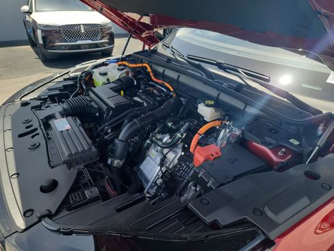 New 2025 Lincoln Nautilus Premier image 14