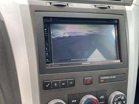 Used 2012 Chevrolet Traverse LT FWD image 9