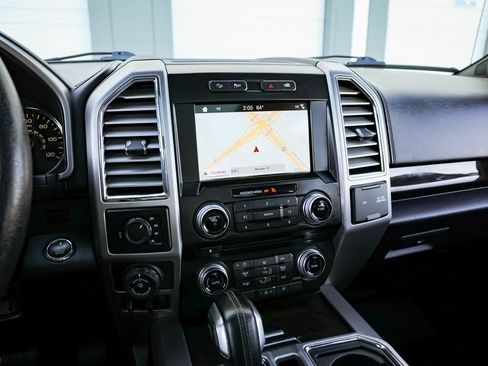 Used 2016 Ford F150 Platinum w/ Equipment Group 701A Luxury image 10