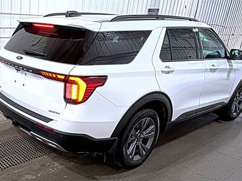 Used 2026 Ford Explorer Active w/ Active Comfort Package AWD/4WD image 7