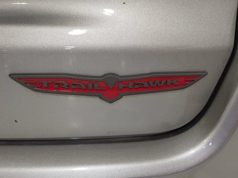 Used 2022 Jeep Compass Trailhawk AWD/4WD image 9