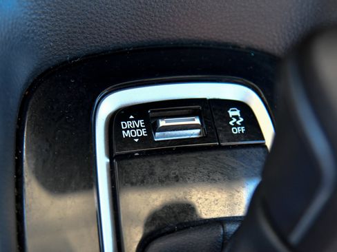 Used 2023 Toyota Corolla SE w/ SE Premium Package FWD image 26