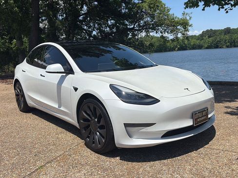 Used 2021 Tesla Model 3 Standard Range Plus RWD image 1