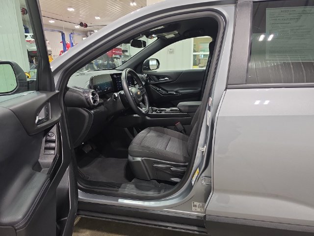 Used 2026 Chevrolet Equinox LT AWD/4WD image 21