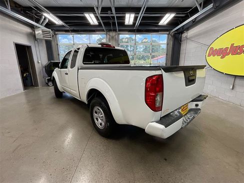Used 2019 Nissan Frontier S RWD image 3