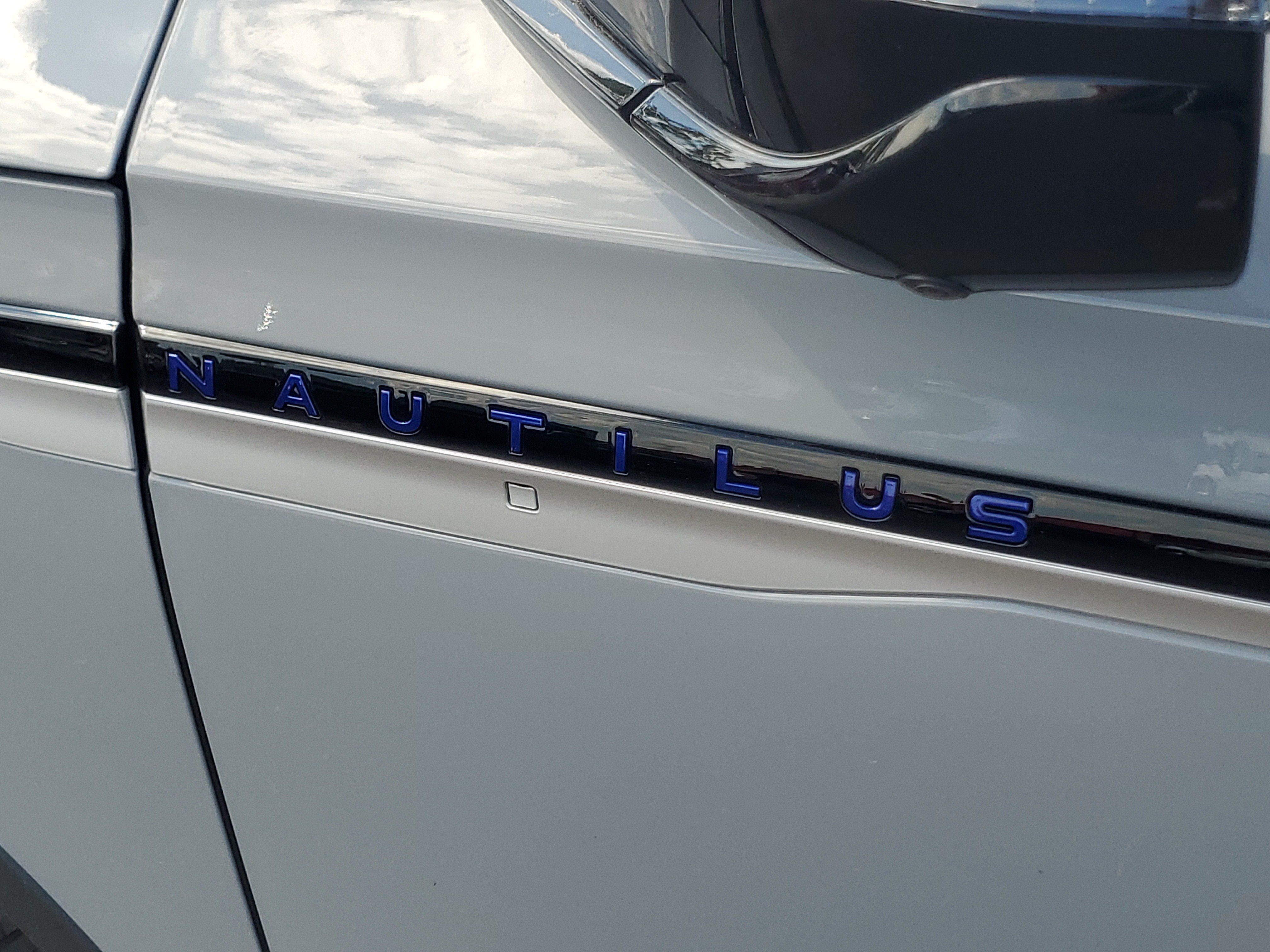 New 2026 Lincoln Nautilus Premier AWD/4WD image 7