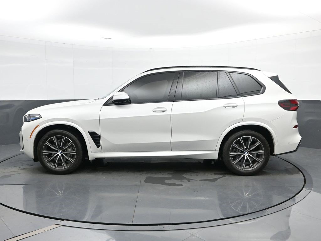Used 2025 BMW X5 xDrive40i w/ M Sport Package AWD/4WD image 5