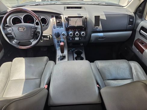 Used 2012 Toyota Sequoia Platinum RWD image 38