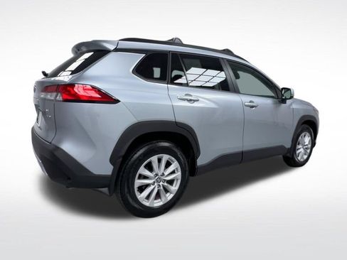 Certified 2023 Toyota Corolla Cross LE w/ Moonroof Package AWD/4WD image 9