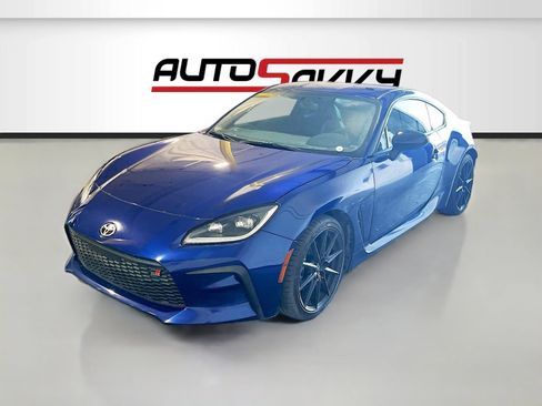 Used 2025 Toyota GR86 Premium w/ Performance Package RWD image 3