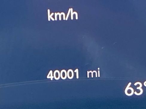 Used 2024 Chrysler Pacifica Touring-L image 27