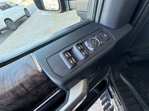 Used 2018 Ford F250 Lariat w/ Tow Technology Bundle image 22