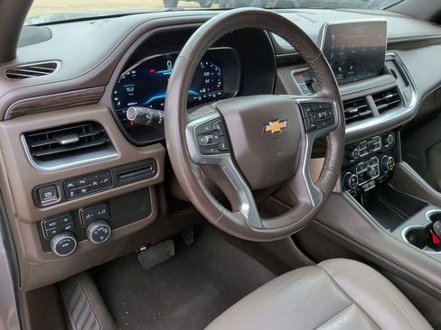 Used 2022 Chevrolet Tahoe LT w/ Luxury Package AWD/4WD image 15