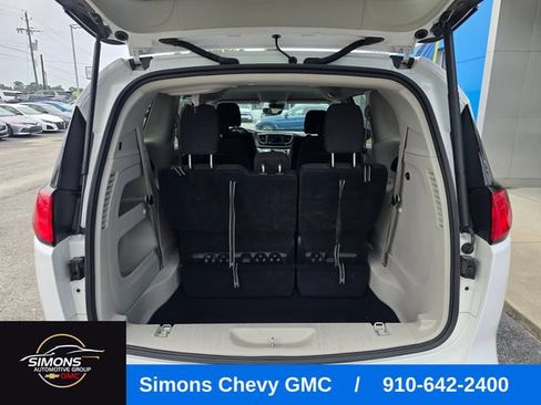 Used 2023 Chrysler Voyager LX FWD image 43