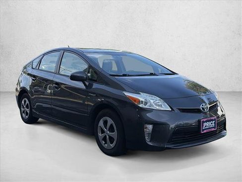 Used 2015 Toyota Prius Two FWD image 3