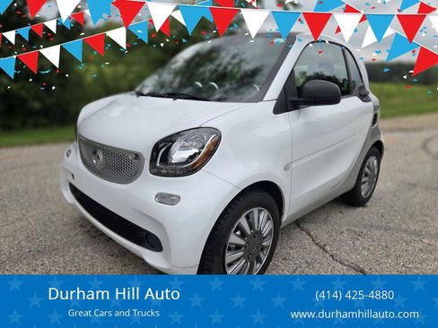 Used 2016 smart fortwo passion RWD image 1