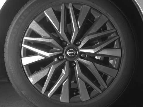 Used 2025 Nissan Altima 2.5 SV image 13