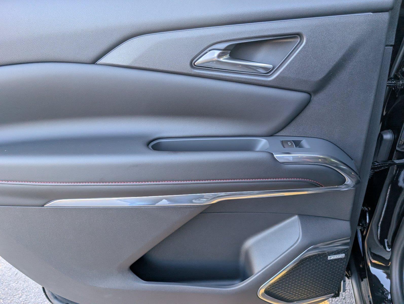 New 2027 Chevrolet Traverse RS FWD image 37