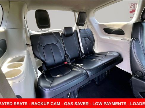 Used 2023 Chrysler Pacifica Touring-L image 23