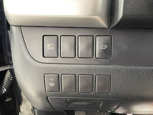 Used 2017 Toyota Highlander XLE AWD/4WD image 10