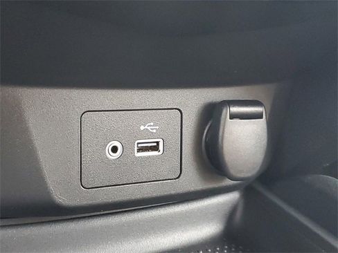 Used 2020 Nissan Rogue S image 27