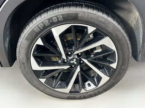 Used 2024 Mitsubishi Outlander SE AWD/4WD image 11