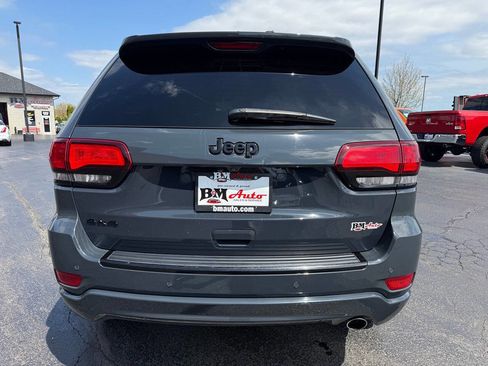 Used 2018 Jeep Grand Cherokee Altitude AWD/4WD image 6