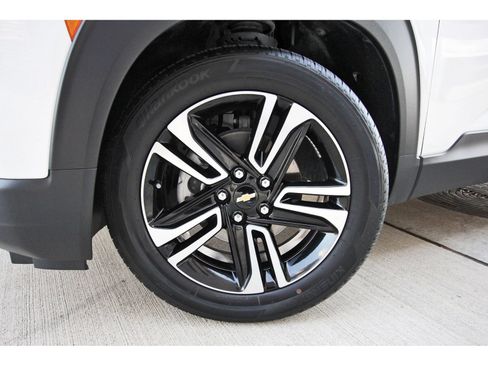 Used 2024 Chevrolet TrailBlazer LT w/ Driver Confidence Package FWD image 32