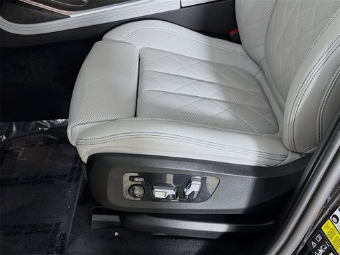 Certified 2023 BMW X7 xDrive40i w/ Premium Package image 20