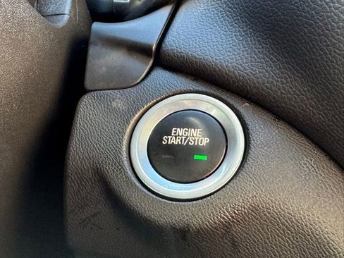 Used 2023 Chevrolet Equinox LT AWD/4WD image 28