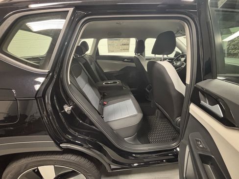 New 2025 Volkswagen Taos S image 14