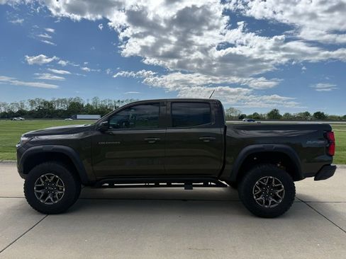 Used 2024 Chevrolet Colorado ZR2 w/ Safety Package AWD/4WD image 5