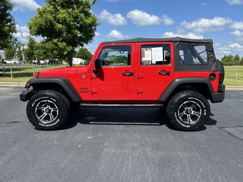 Used 2015 Jeep Wrangler Unlimited Sport AWD/4WD image 6