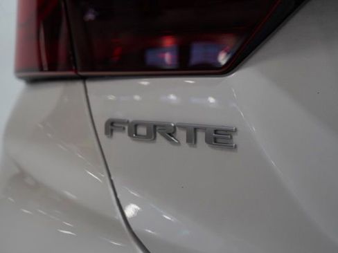 Used 2024 Kia Forte LXS w/ LXS Technology Package image 12