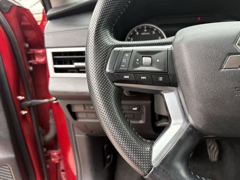 Used 2022 Mitsubishi Outlander SE image 16