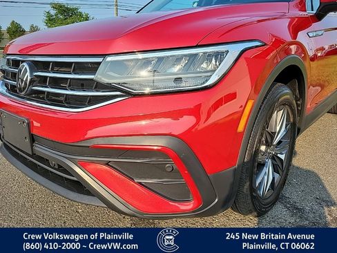 Certified 2023 Volkswagen Tiguan SE w/ Panoramic Sunroof Package AWD/4WD image 24