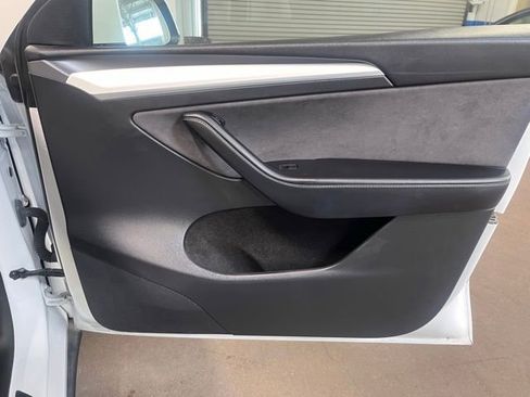 Used 2024 Tesla Model Y Long Range image 11